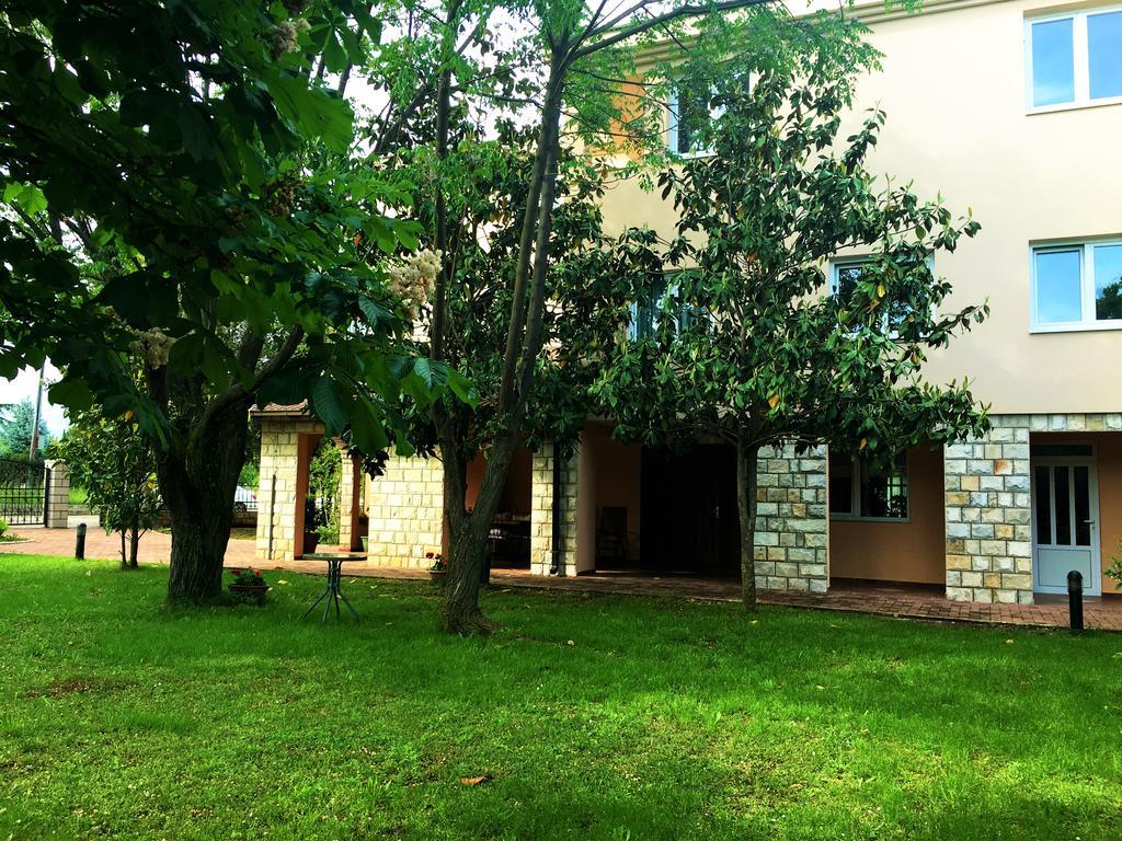 Pansion Bencun Hotel Medugorje Bagian luar foto