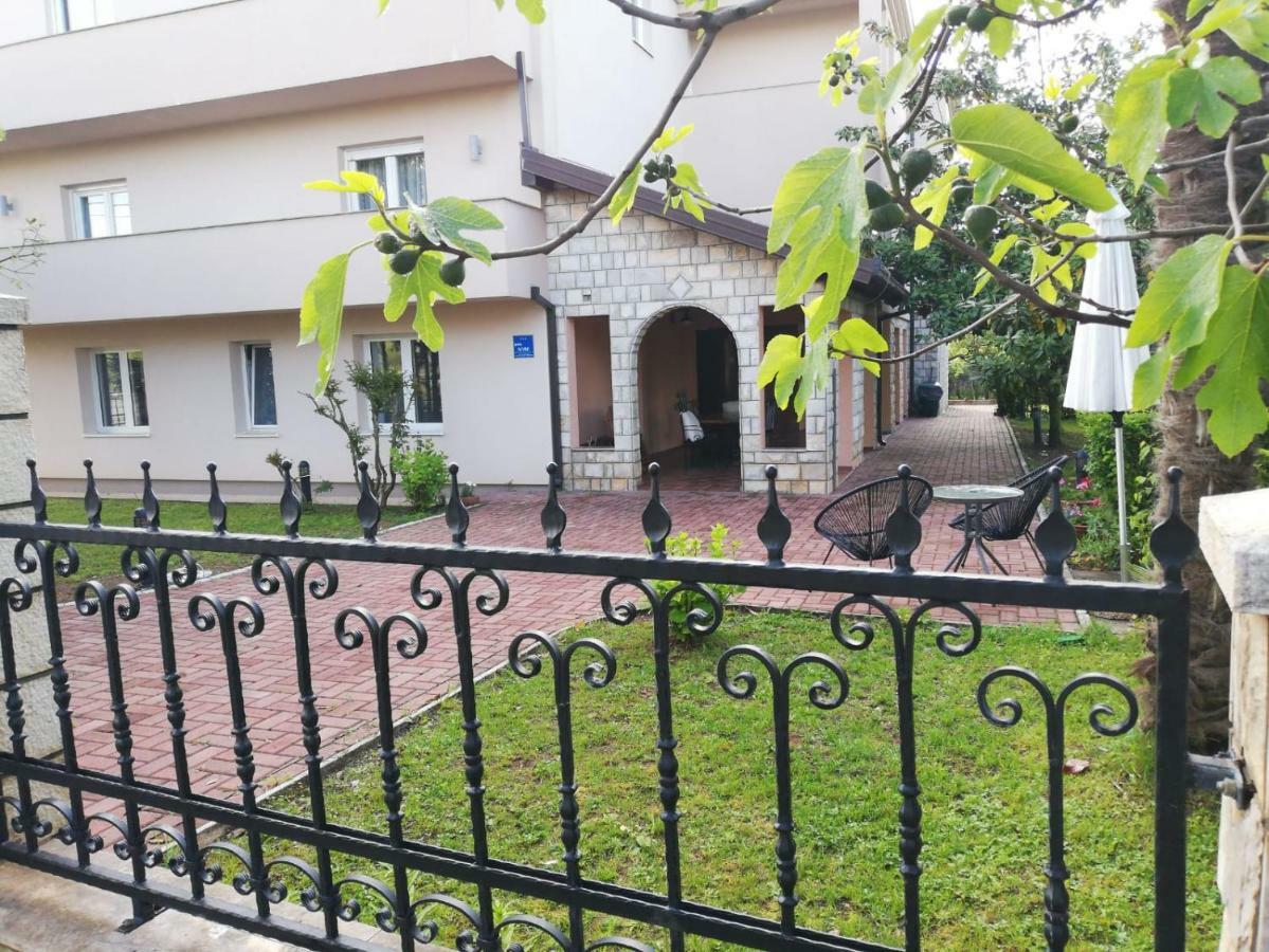 Pansion Bencun Hotel Medugorje Bagian luar foto